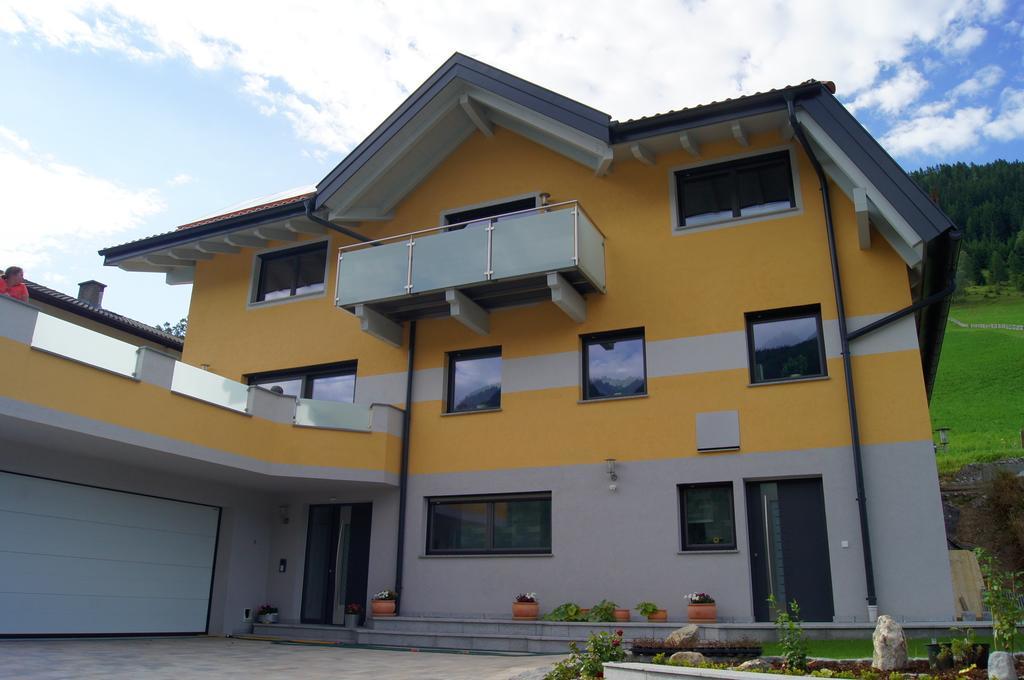 Navis Gaestehaus Alberta מראה חיצוני תמונה
