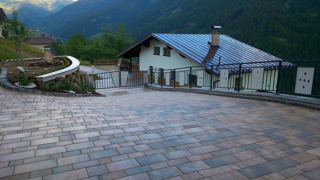 Navis Gaestehaus Alberta מראה חיצוני תמונה