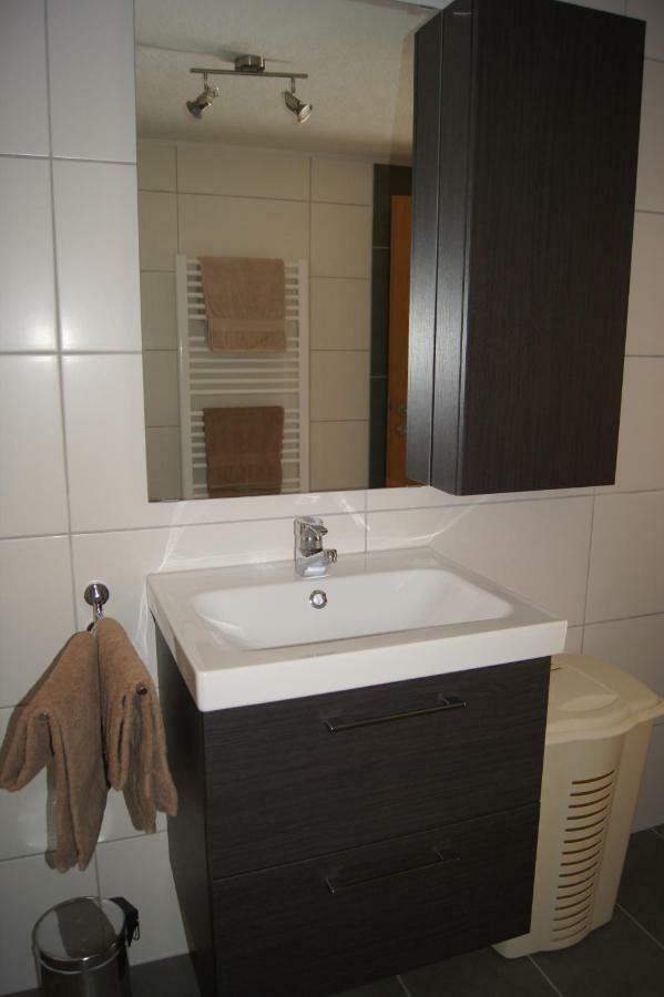 Navis Gaestehaus Alberta מראה חיצוני תמונה