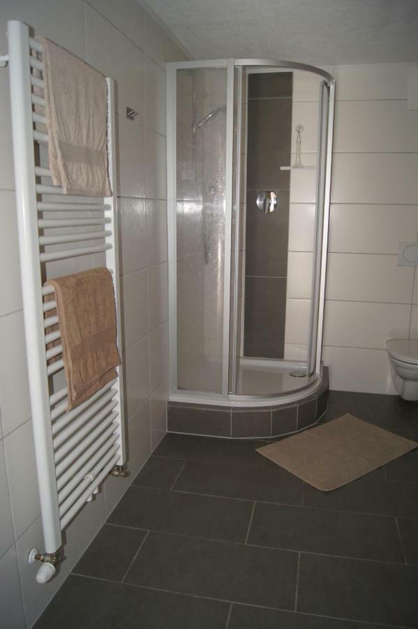 Navis Gaestehaus Alberta מראה חיצוני תמונה