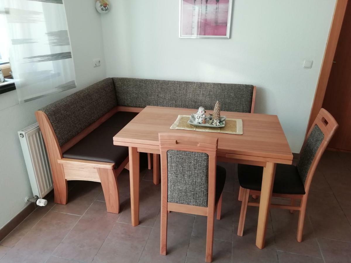 Navis Gaestehaus Alberta מראה חיצוני תמונה
